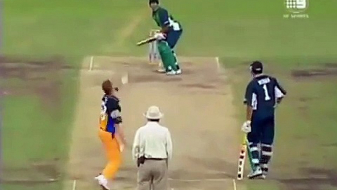 Brett Lee 152 Kmph Bouncer To Shoaib Akhtar