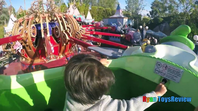 DisneyLand Trip Family Fun Amusement Park for Kids Disney Rides Ryan ToysReview