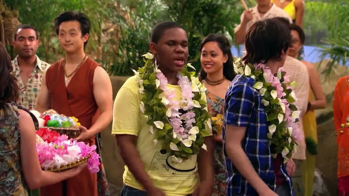 Pair Of Kings  S01 E1 Return of the Kings