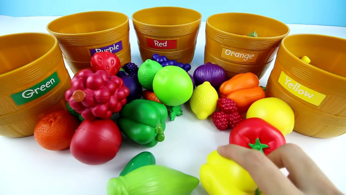 LEARN COLORS by Sorting Fruits and Vegetables From the Farmers Market