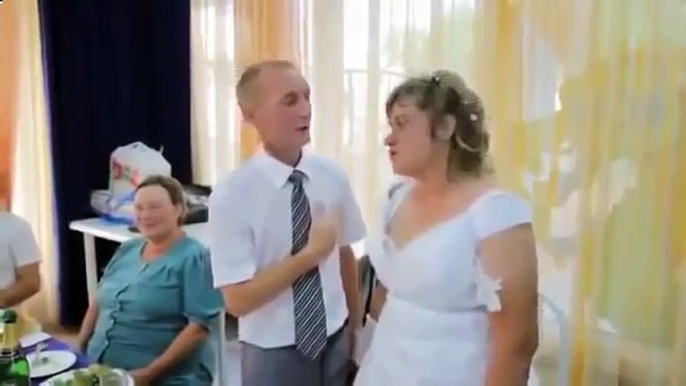 Невеста напилась и вытворяет  Приколы на свадьбе!