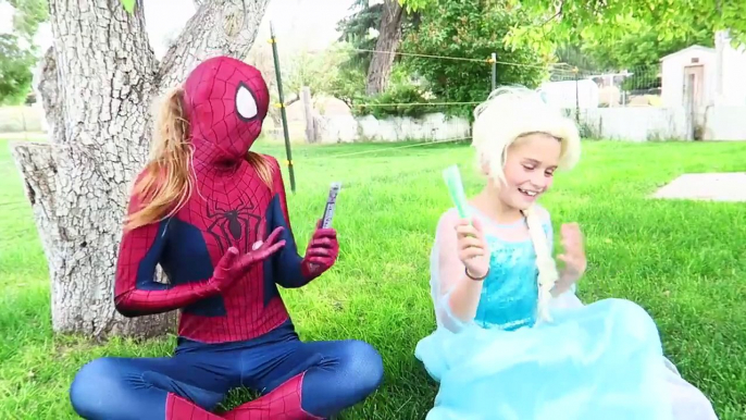 Spiderman vs JOKER UGLY FROZEN ELSA TURNS RAINBOW FACE Spidergirl Superman HARLEY QUINN Prank