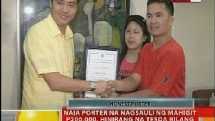 BT: NAIA porter na nagsauli ng mahigit P200,000, hinirang ng Tesda bilang Ambassador for honesty