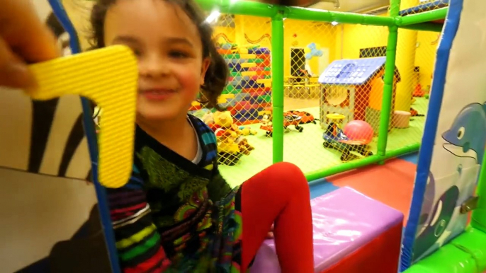 123 Fun Way to Learn Number for Toddlers in the Indoor Playground with toy numbers!