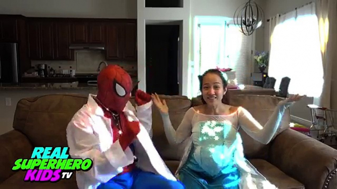 BABY SPIDEY vs BABY PINK SPIDERGIRL vs Spiderman vs Pregnant Frozen Elsa Superhero Fun IRL