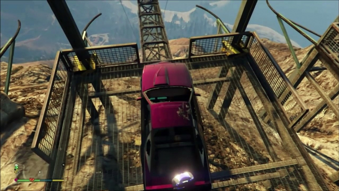 GTA V - POUSEI O CARRO COM PARAQUEDAS EM UM CAMINHÃO EM MOVIMENTO