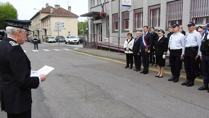 VESOUL : HOMMAGE AU POLICIER TUE LORS D'UN ATTENTAT