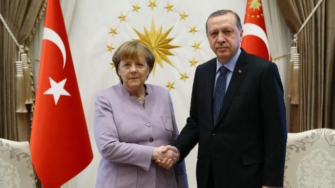 Angela Merkel ile Erdoğan Saray'da bir araya geldi