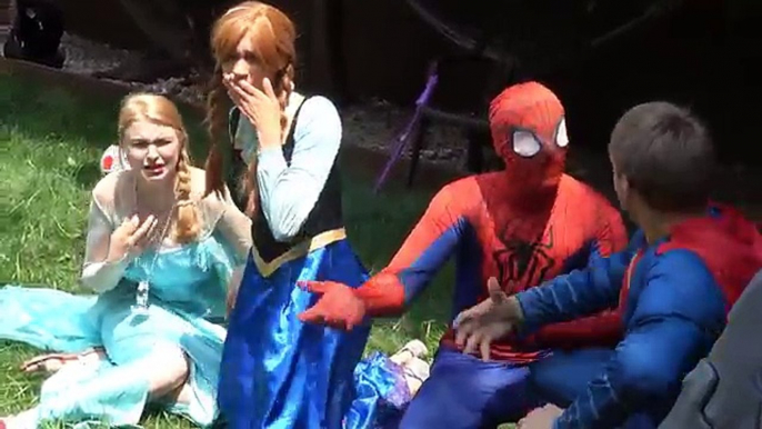 Coca-Cola vs Mentos Party / Elsa, Spiderman, Anna and Superman / SuperHeroes in New York