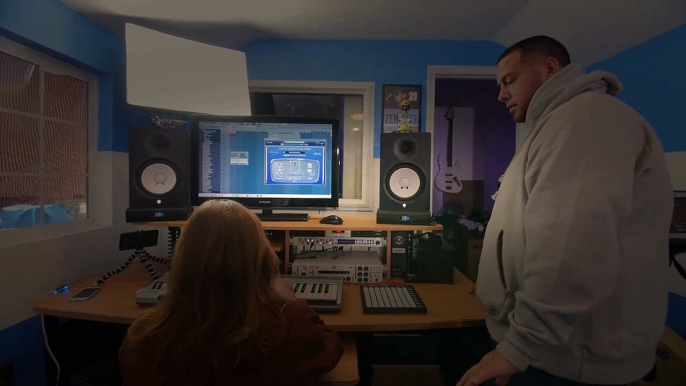 Michael Figueroa Tv - Guy Makes Beat With His Mom [User Submitted]