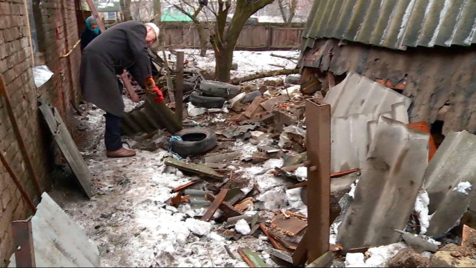 Ukraine: Avdiivka civilians living under shelling