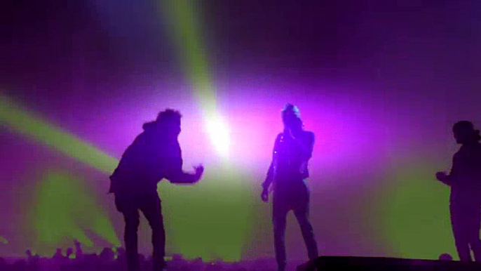 Always Dancing: Odell Beckham Gettin' Loose On Stage At Young Thug's Concert!