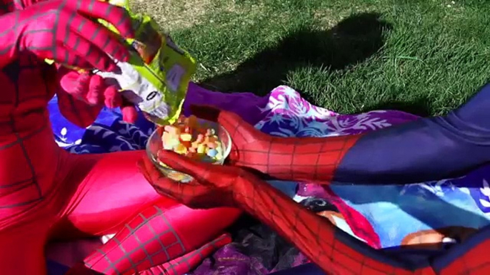 Pink Spidergirl Spiderman vs Gummy Joker Tongues! Superhero Fun in Real Life With Incredible Hulk