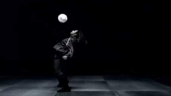 A Nike Freestyle Soccer - Ronaldinho Pub 1 (30s)
