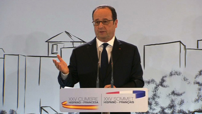 "Ce que proposent les mouvements nationalistes et extrémistes, c'est une fausse souveraineté." Le président François Hollande hier au sommet hispano-français de Malaga