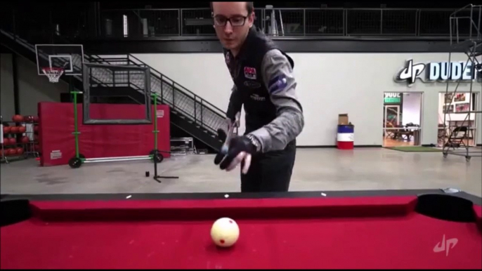 Trick shot en billard sur 3 tables ! Dingue...