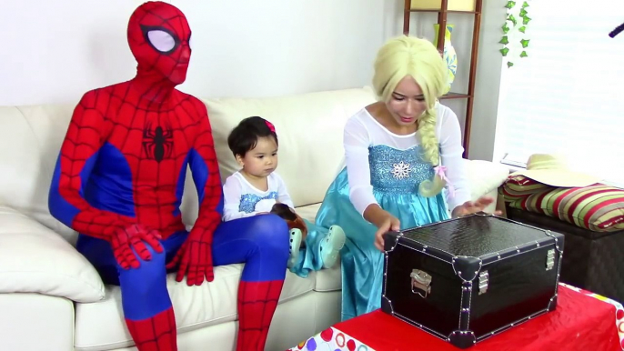 Elsa Baby Babysits for Snow White w/ Blue spiderman, Frozen Elsa, Superhero Elsa, Spiderba