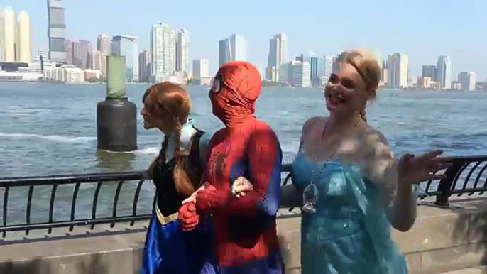 Spiderman, Elsa, Anna y Bromista / Nave de Aventura / Superhéroes en Nueva York