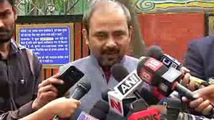 AAP Delhi Convener Dilip Pandey Briefs Media on how Manoj Tiwari is Insulting a Lady Teacher in Front of Everyone