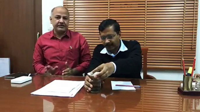 Arvind Kejriwal interacts with volunteers