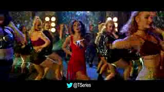 Cheez Badi Video Song - Machine - Mustafa & Kiara Advani - Udit Narayan & Neha Kakkar - T-Series - YouTube