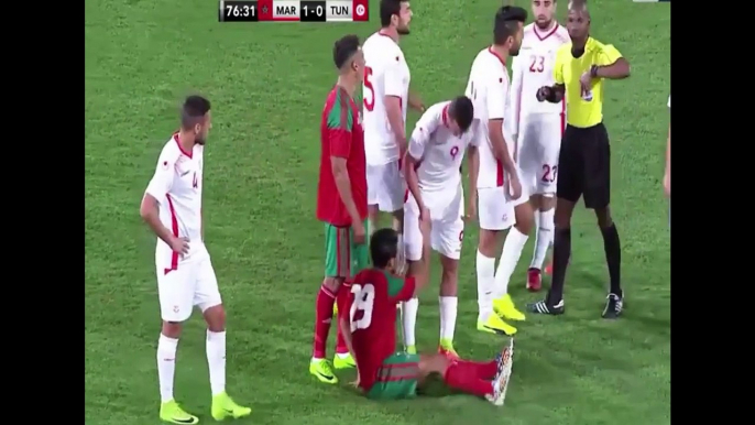 Joueur tunisien insulté un joueur marocain d'une manière immorale et explose Hervé Renard en face de l'arbitre ignoré la