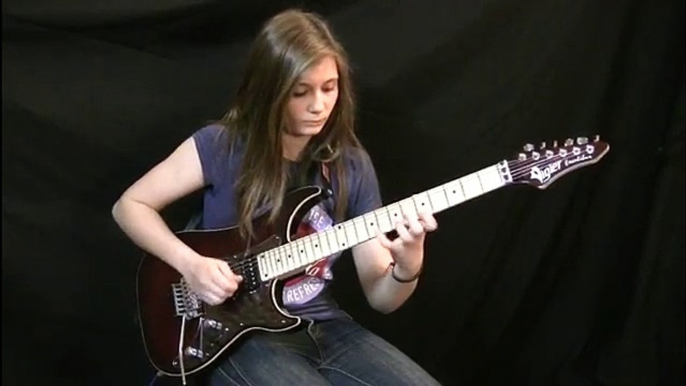 A 14 ans elle reprend Eruption de Van Halen à la guitare