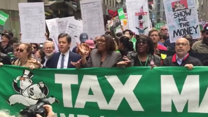 'Tax March' protesters call on Trump to release his tax returns