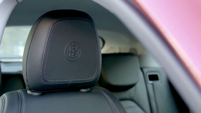 2017 Alfa Romeo Stelvio - Interior Design-e6R