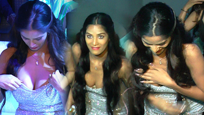 H0T Poonam Pandey HIDES Her Cleavage Seeing Cameras | OOPS Moment