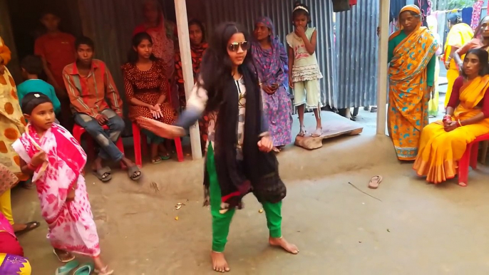 kala chasma song,  না দেখলে মিস করবেন।