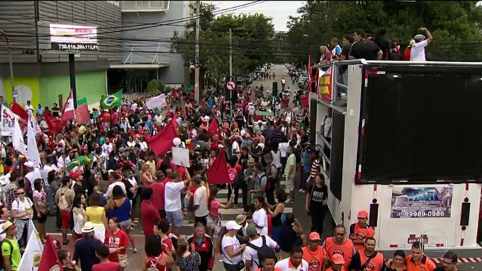 Manifestantes bloqueiam rodovias em Minas Gerais e no Espírito Santo