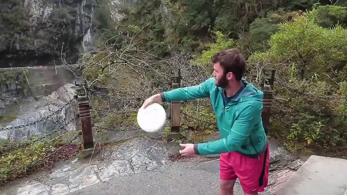 Le roi du frisbee : ce gars est dingue!