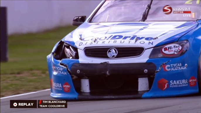 V8 Supercars 2016.  Symmons Plains Raceway.  Tim Blanchard Off