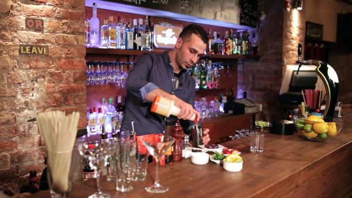 Whiskey Sour kokteyli nasıl yapılır