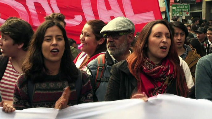 Chilean students protest for free education