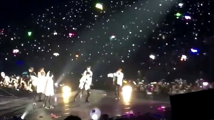 [FANCAM] BTS THE WINGS TOUR HONG KONG 1 DANCING SQUAD OUTRO