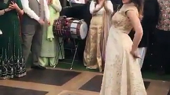 Beautiful Girl Dancing In marriage Must Watch!!!