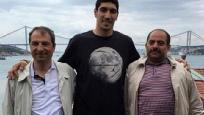 FETÖ'cü Enes Kanter Romanya'da Gözaltına Alındı