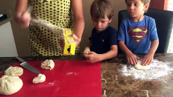 Making Meat Dumplings with Mom - Cooking with Children