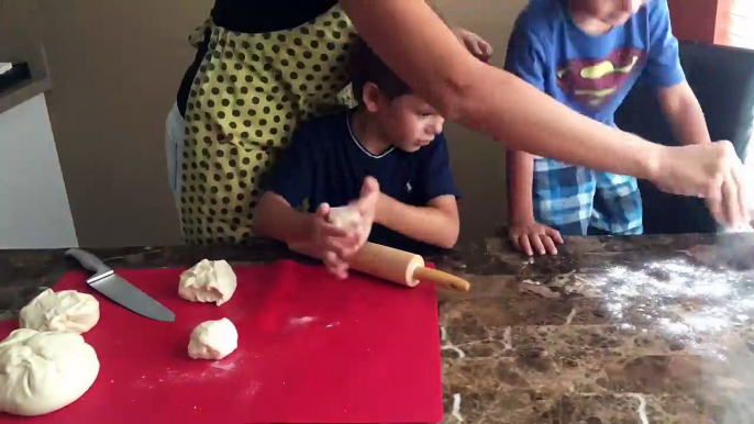 Making Meat Dumplings with Mom - Cooking with Children