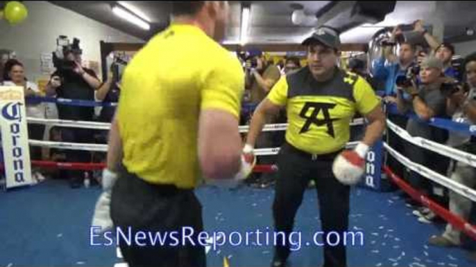 Oscar Dela Hoya Applauses on Canelo's Workout - EsNews Boxing