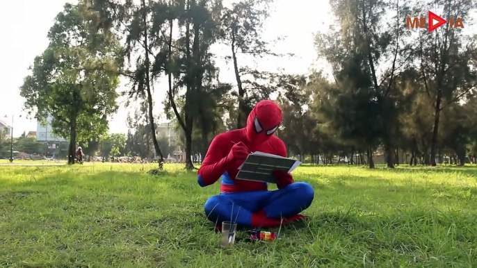 Bagger kinderfilm   Lernen Farben mit spiderman   Bau - Spielzeug Videos f