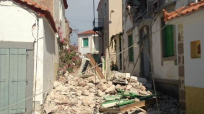 Powerful Quake Reduces Buildings to Rubble on Greek Island Lesbos