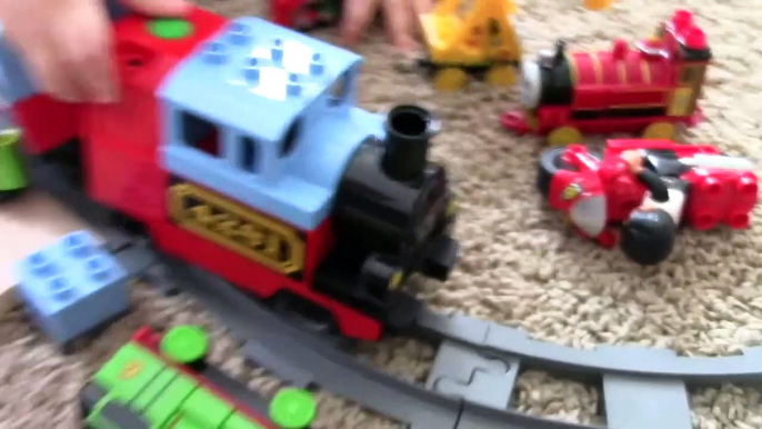 Thomas and Friends Wooden Railwdfgray _ Thomas Train and Lego Duplo Playtime Compilation