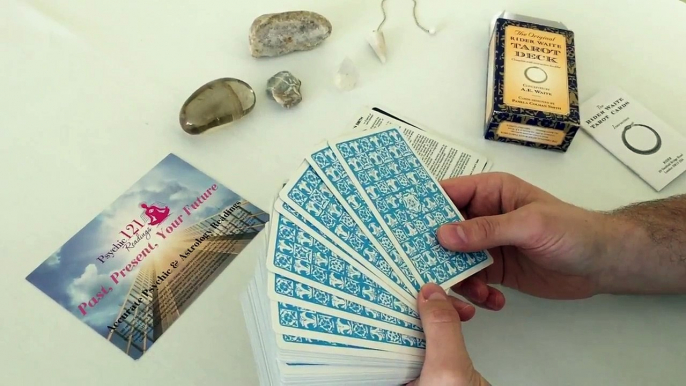 How to Read Tarot Cards- The Basics - Shuffling, Daily Guidance, 3-Card Spread & What to Expect (2)