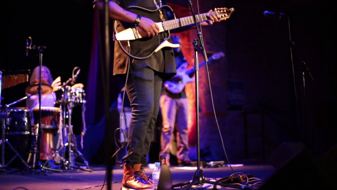 Henri Dikongué Live - Henri Dikongue