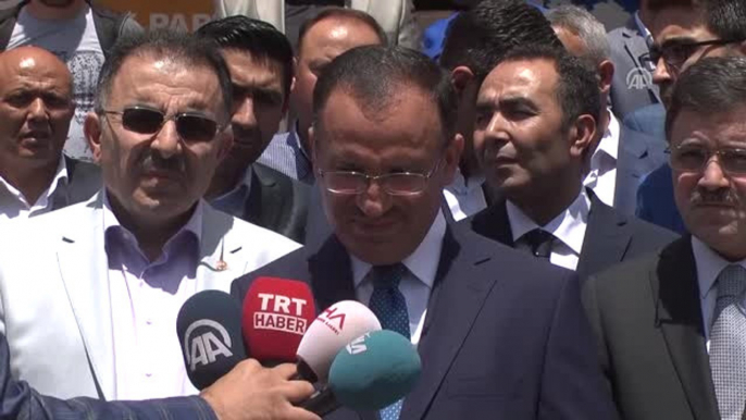 Bozdağ: "Bir Yandan Fetö Bir Yandan Hdp, Bir Terör Örgütü Öte Yandan da PKK Terör Örgütünün Siyasi...