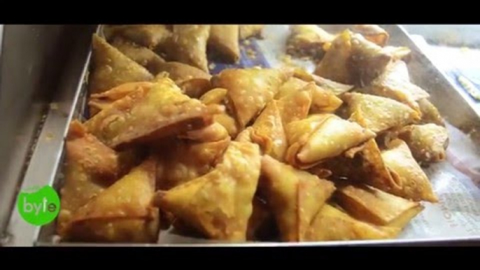 Famous Indian Samosa in 12 Varieties, Ruchi Samosa, KPHB, Hyderabad, Street Food around the World