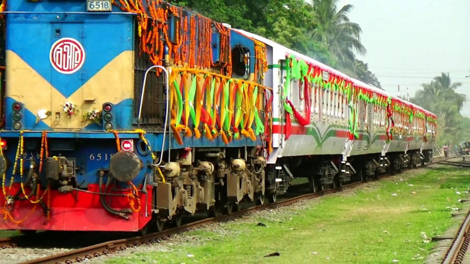 Khulna Kolkata Khulna Maitree Express Train Crossing Jessore Junction Railway Station, Bangladesh